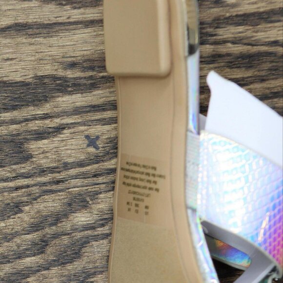 NWT DKNY Women's Flat Slip On Sandal K4169795 Silver Iridescent Halcott 6M - Picture 13 of 13